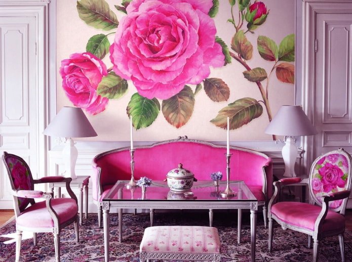 Papier peint photo dans le hall dans les tons roses