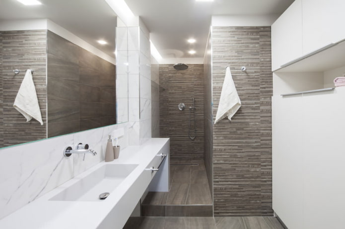 carrelage des murs de la salle de bain