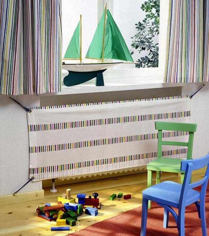 Masquer le radiateur avec du tissu