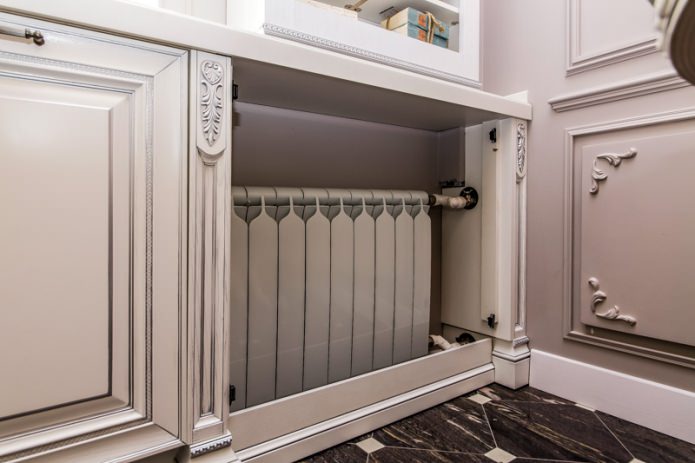 Cacher un radiateur dans un intérieur classique