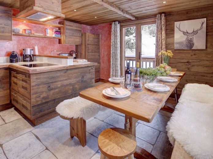 cuisine avec garniture en bois