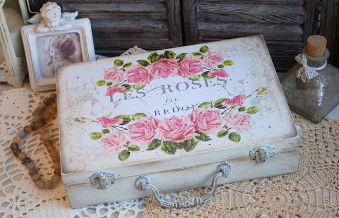 valise à motif floral