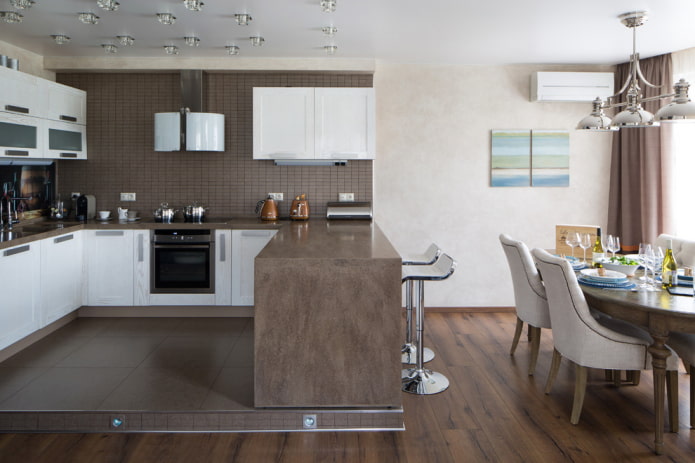 dividing the kitchen and dining room