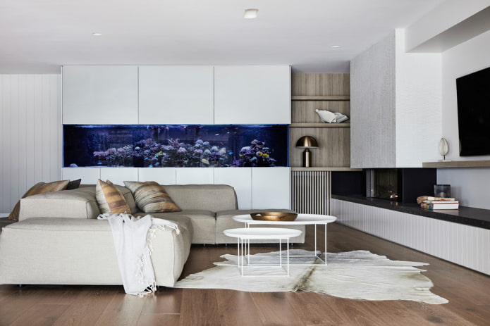 Intérieur de salon avec aquarium