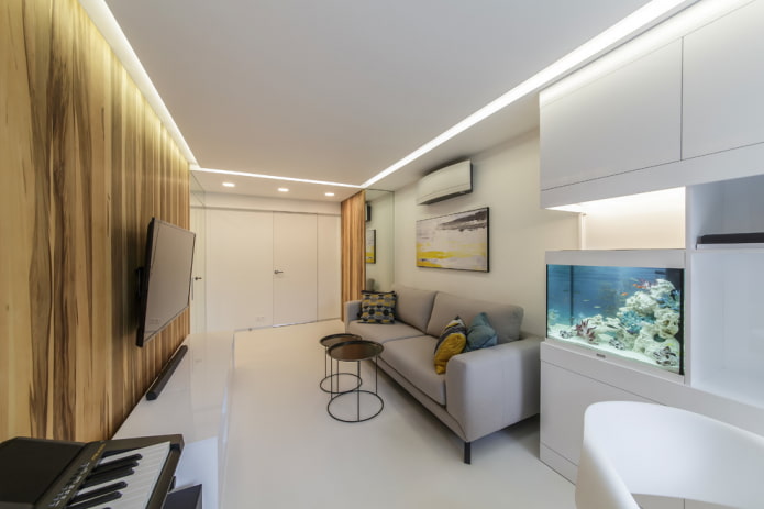 Intérieur d'un appartement avec un aquarium