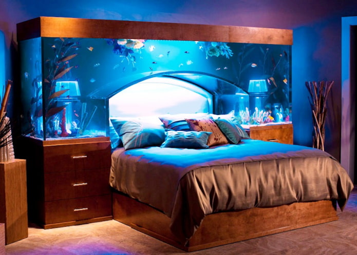 Intérieur de chambre avec un aquarium