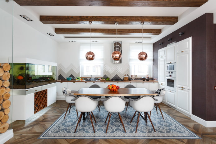 Intérieur de style scandinave avec un aquarium