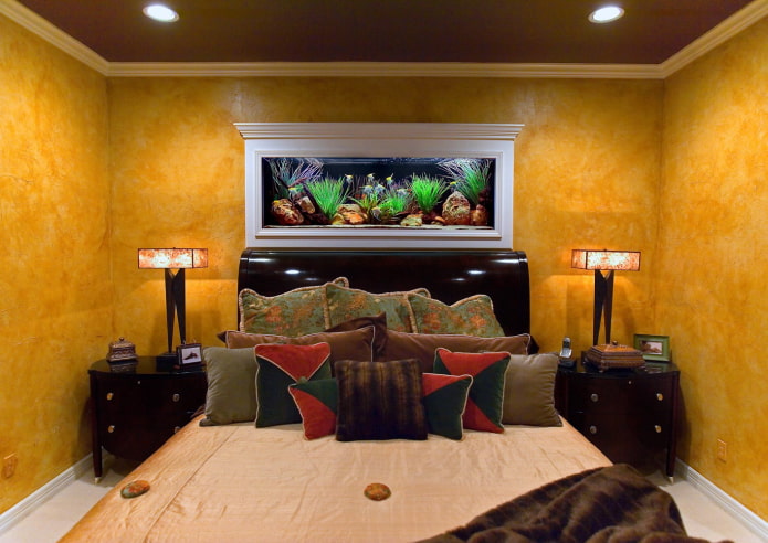 Intérieur de chambre avec un aquarium