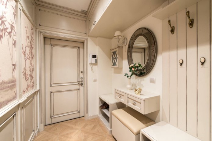 Couloir avec mezzanine de style classique