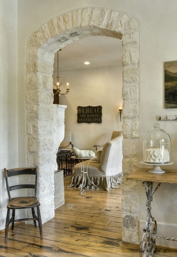 arche en pierre claire