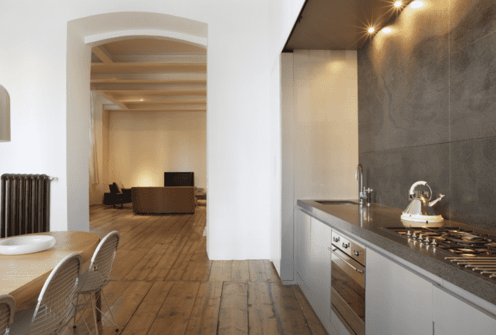Une arche au lieu d'une porte dans la cuisine