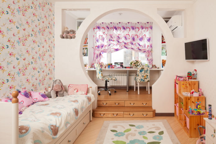 arche inhabituelle dans la chambre d'enfant