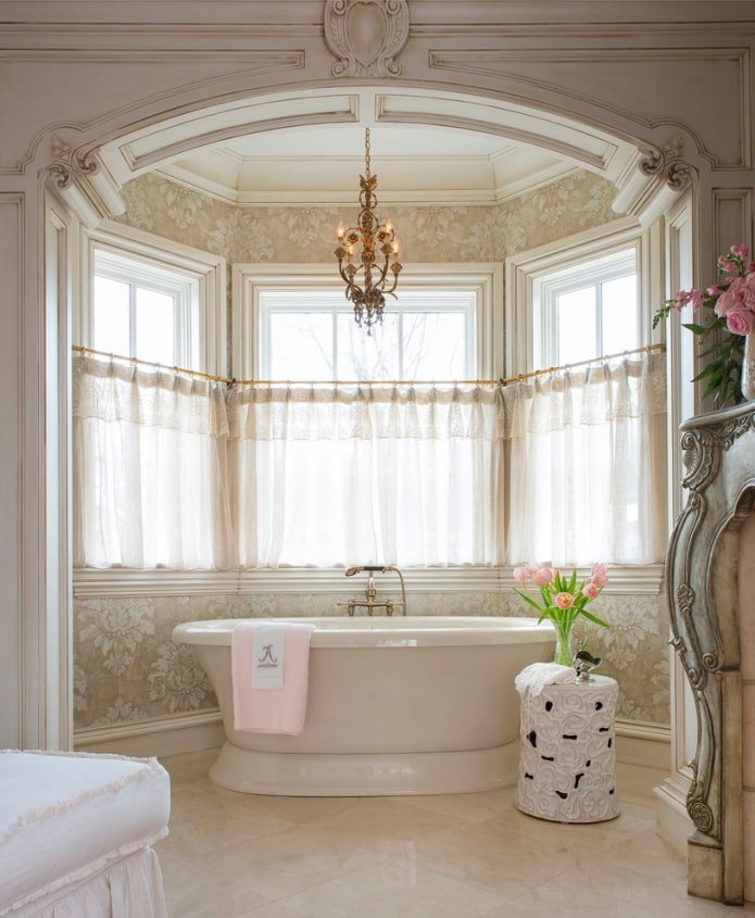 arche dans la salle de bain