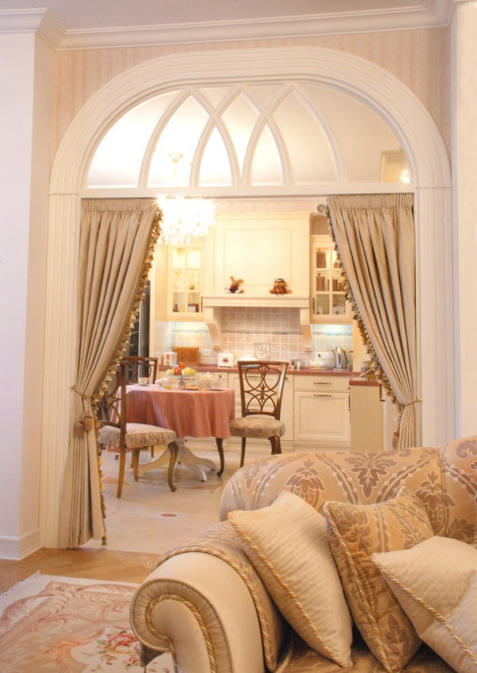 Design en arche dans la cuisine