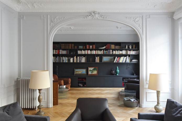 arche en stuc dans le salon