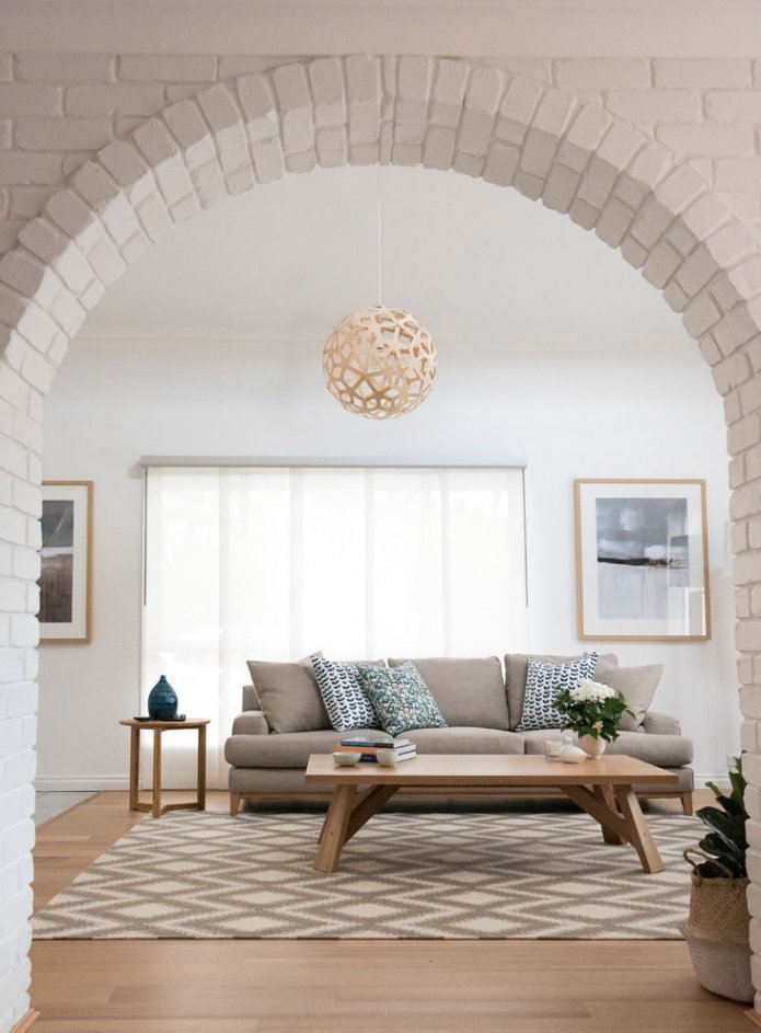 Arc avec brique décorative