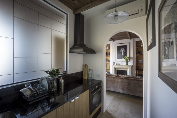 arche en plaques de plâtre à l'intérieur de la cuisine