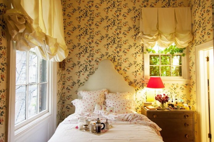 Rideaux autrichiens de style vintage pour un intérieur