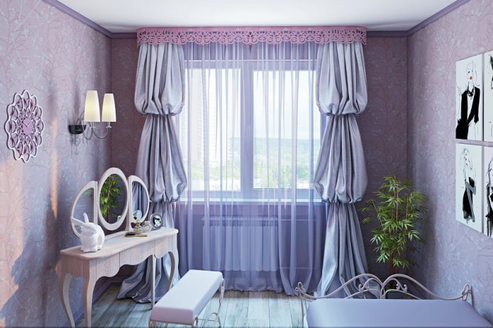 Lambrequin rose à motifs à l'intérieur