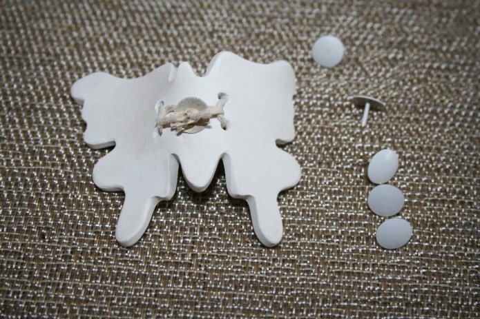 comment fixer des papillons au mur