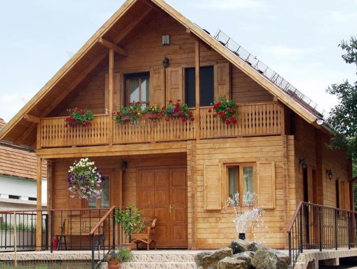 Projet de maison en bois avec balcon