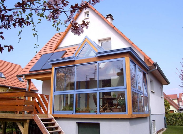Projet de maison avec balcon fermé