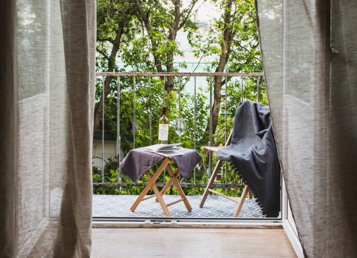 balcon ouvert dans un appartement Khrouchtchevka
