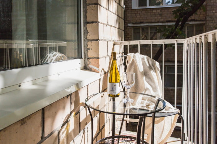 balcon ouvert dans un appartement Khrouchtchev