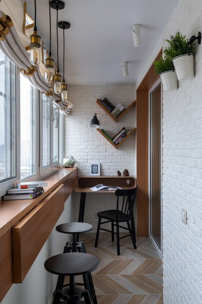 Espace de travail sur le balcon