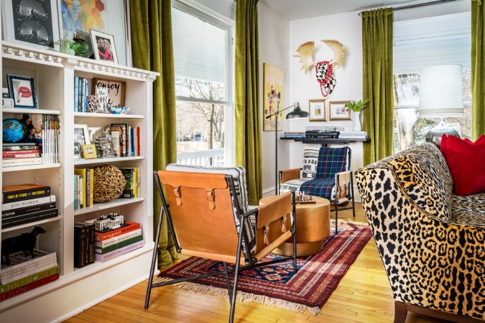 Rideaux en velours dans le salon
