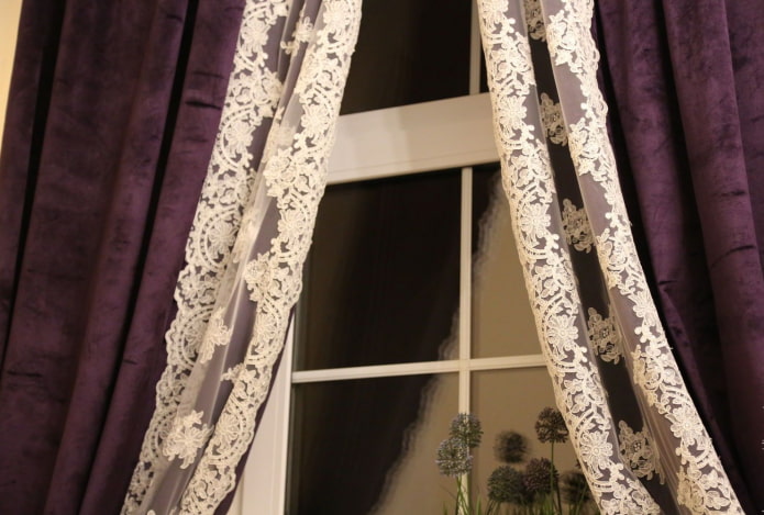 rideaux en velours avec dentelle