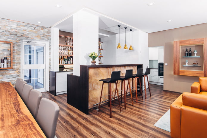 Conception d'un comptoir de bar dans un salon