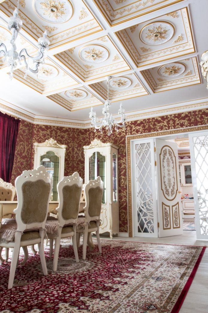 décoration de plafond baroque