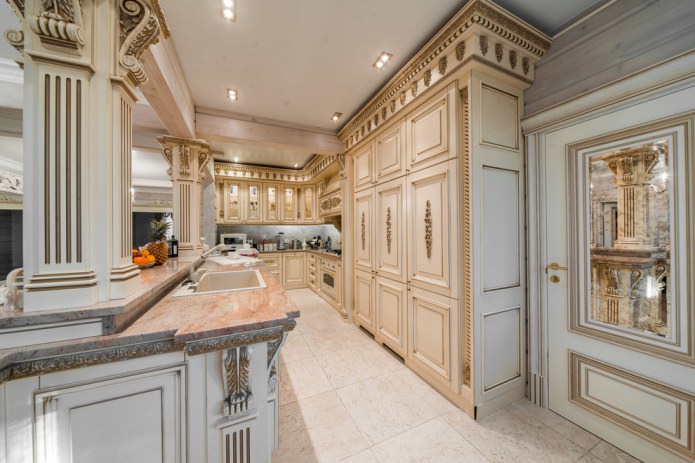 Cuisine étroite de style baroque