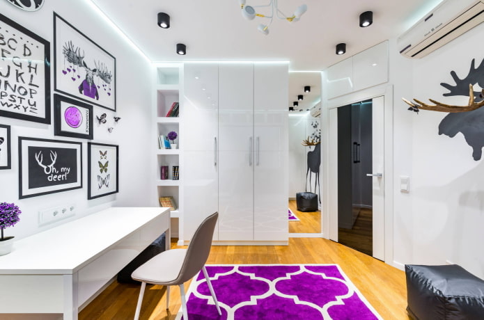 Chambre d'enfant avec détails violets