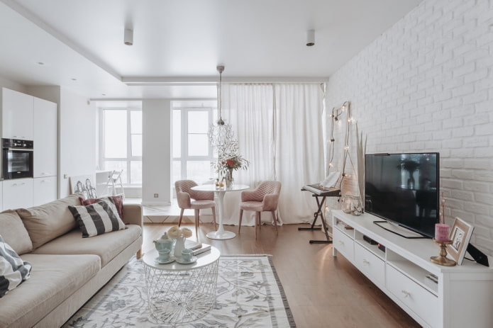 Salon aux tons blancs de style scandinave