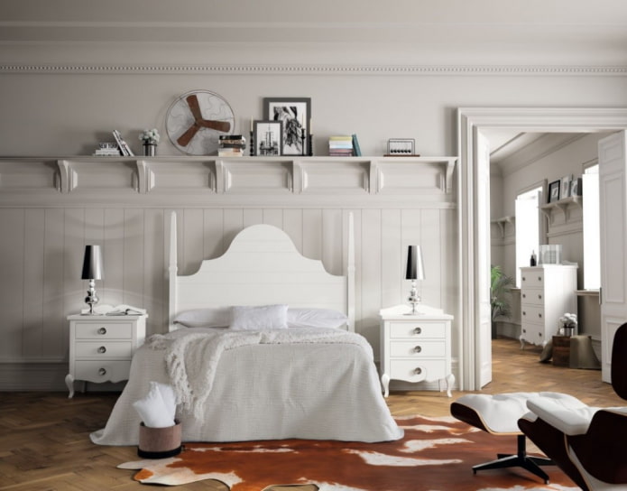 Meubles blancs dans la chambre