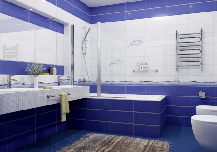 carrelage blanc et bleu dans la salle de bain