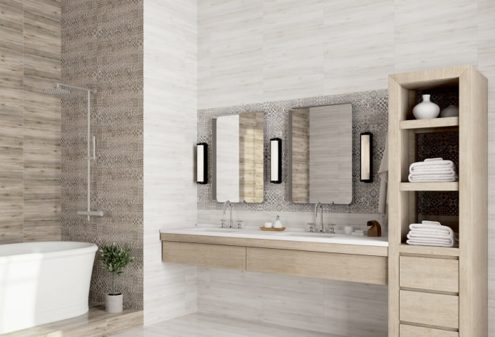 Carrelage blanc imitation bois dans la salle de bain
