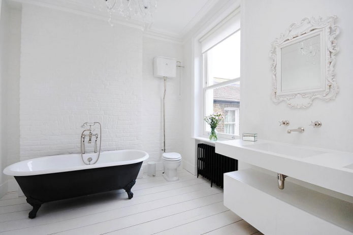 Décoration intérieure de salle de bain blanche