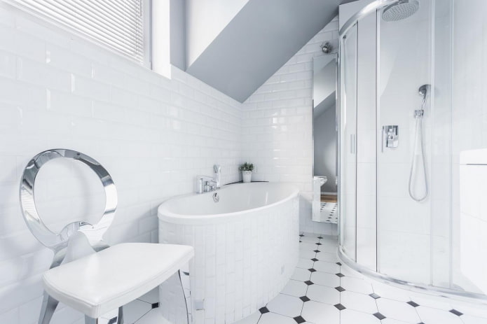 design intérieur de salle de bain blanche