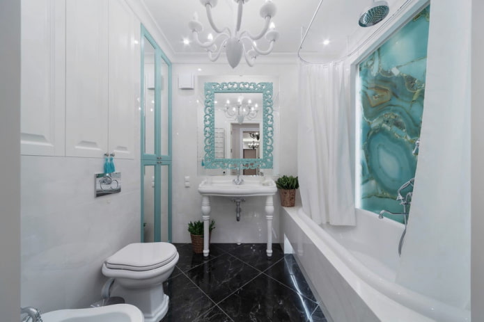 Intérieur de salle de bain aux tons blanc et turquoise