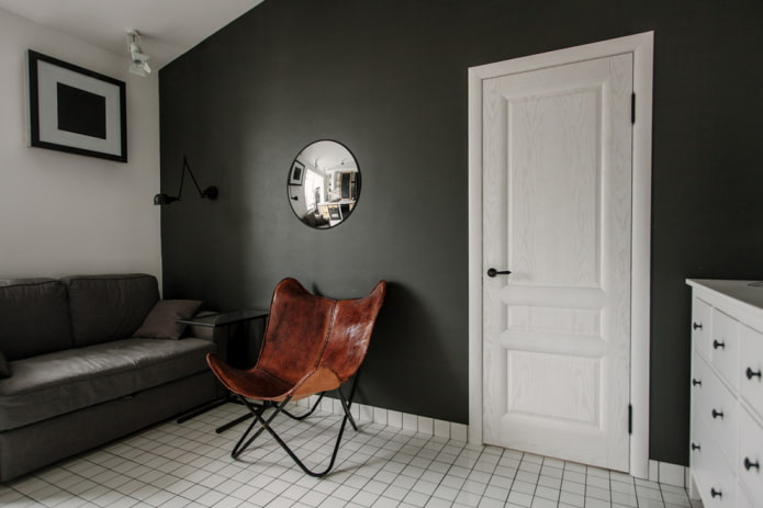 portes en bois blanc à l'intérieur