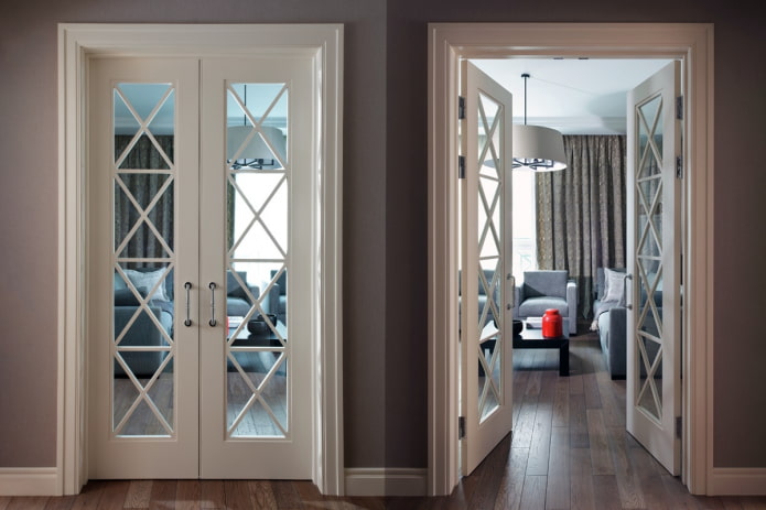 Portes blanches avec agencement intérieur