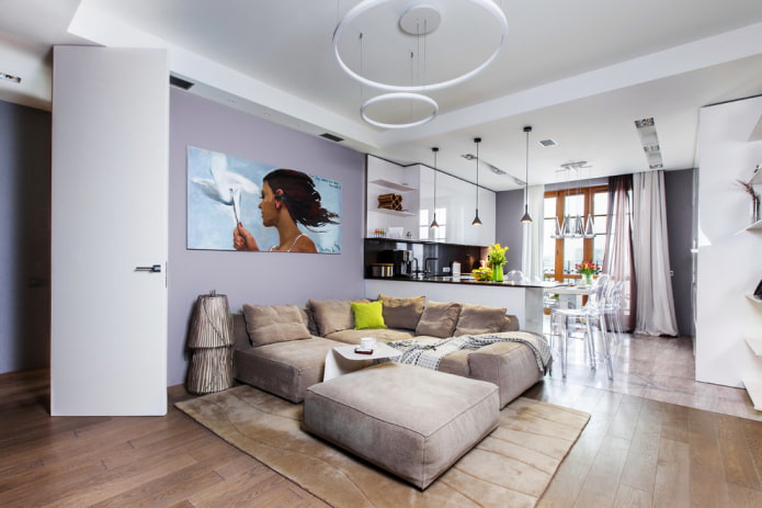 portes blanches dans un intérieur moderne