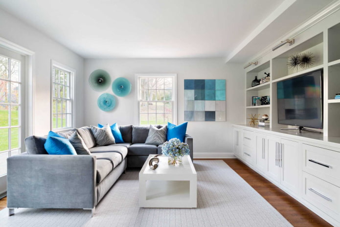 blanc avec bleu à l'intérieur