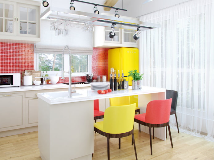 cuisine blanche avec des accents lumineux