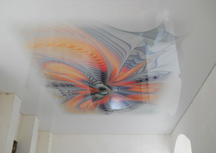 plafond tendu blanc avec motif abstrait