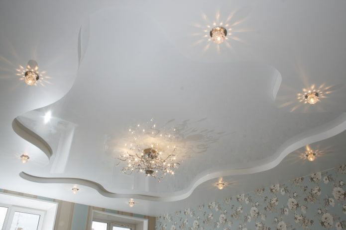 plafond tendu blanc à motifs