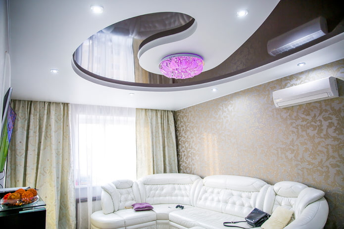 Structure de plafond tendu blanc et marron